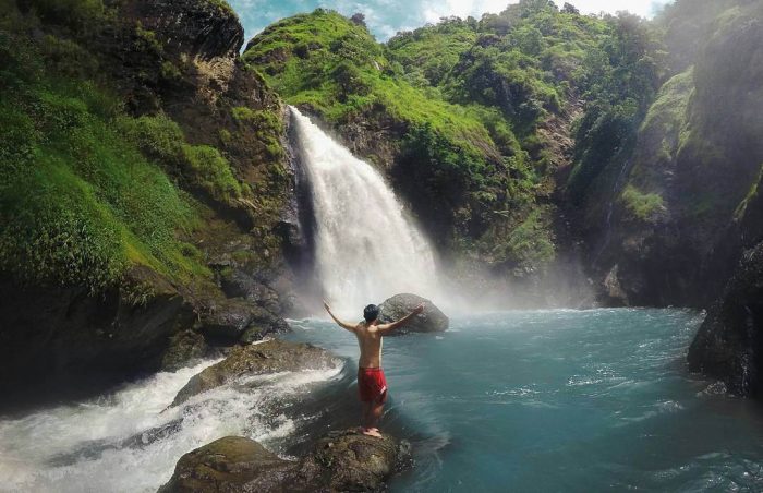 Rekomendasi Wisata Air Terjun Terbaik Di Jawa Barat Yang Wajib